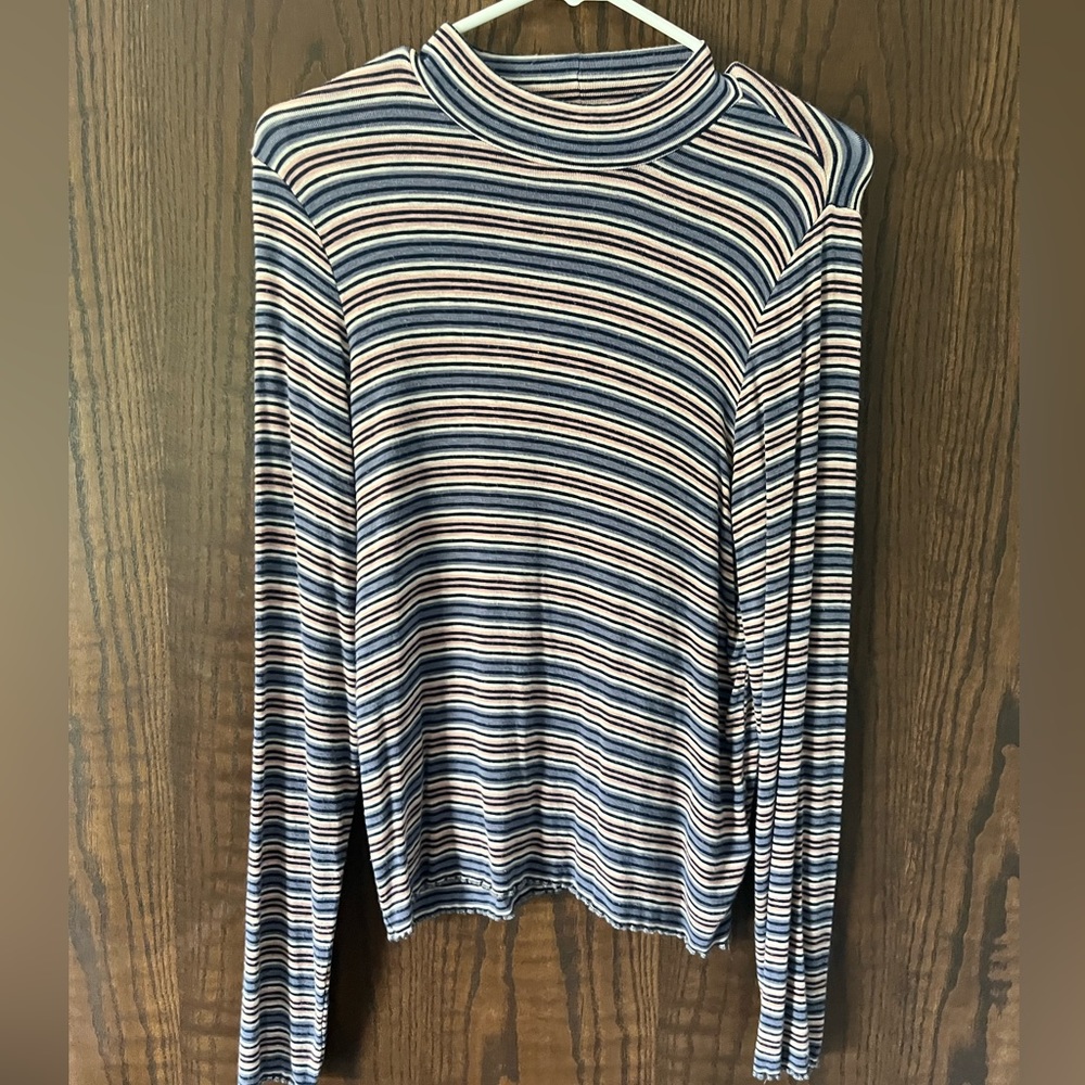 90s vibe long sleeved top